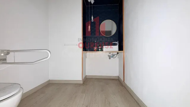 LOCAL COMERCIAL REFORMADO EN EL CENTRO DE OURENSE - foto 3