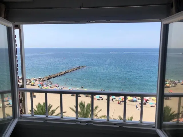 PISO EN PRIMERA LINEA DE PLAYA - foto 3