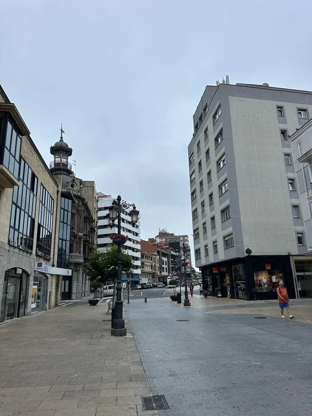 Amplio Ático en el Corazón de Avilés para Reformar !!!! Cómp - foto 4
