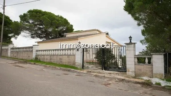 CASA OCUPADA DE 88 M2, 3 habitaciones, 1 BAÑOS, EN C/ CAMPANYA, LLORET DE MAR — 19