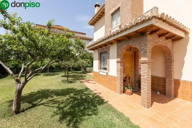 Espectacular Chalet a 10 Minutos del Centro de Granada — 2