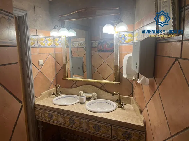 SE TRASPASA RESTAURANTE TOTALMENTE INSTALADO Y FUNCIONANDO JUNTO PLAZA DE GRACIA Y CALLE RECOGIDAS — 21