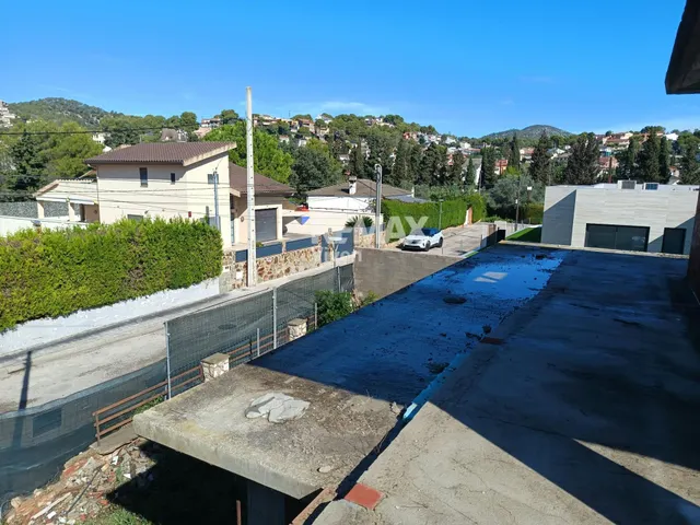 Casa en construcción con muchas posibilidades — 11