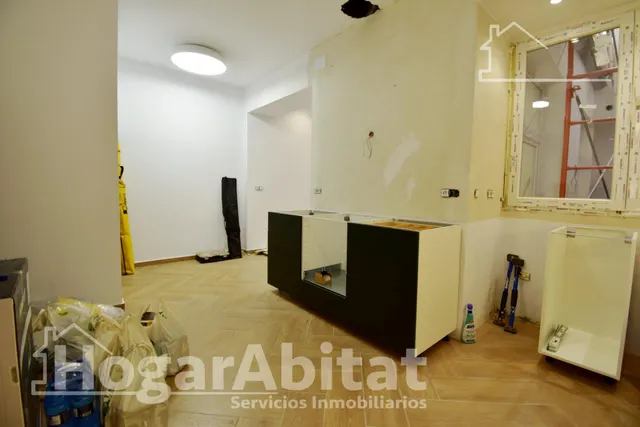 ESPACIOSA CASA SEMIRREFORMADA CON TERRAZA — 37