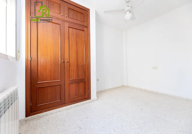 Vive en el corazón de Armilla: 4 dormitorios, patio, terraza y garaje — 16
