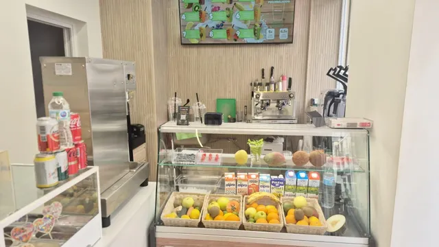 Traspaso de cafeteria - heladeria - yogurteria - zumeria en pleno centro !! excelente oportunidad !! — 4