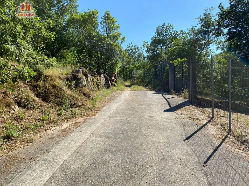 SE VENDE FINCA URBANIZABLE EN LA ZONA DE VELLE