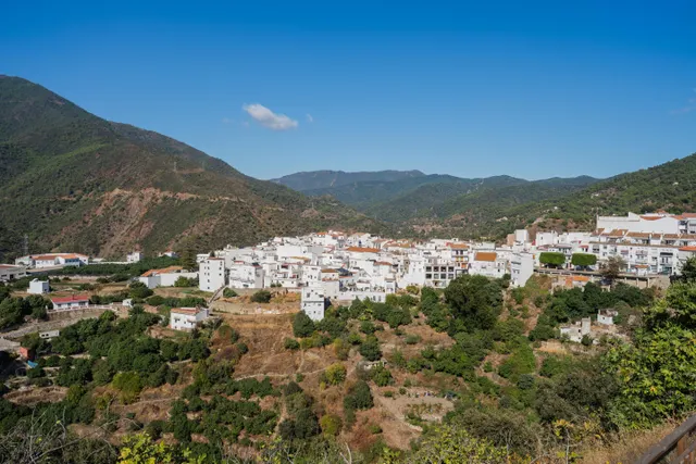 Refugio rural totalmente reformado en Istán — 26