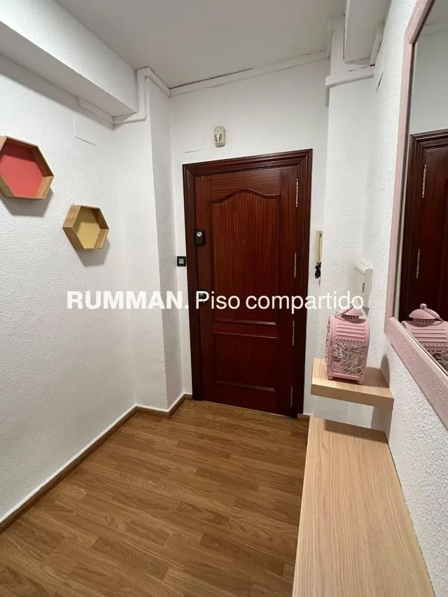 EST / TRAB. Piso de TRES dormitorios, zona Jardines del Triunfo — 7