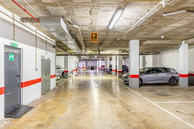 MAGNÍFICO PISO DE 4 DORMITORIOS CON GARAJE, PISCINA Y PÁDEL EN MAIRENA DEL ALJARAFE — 40