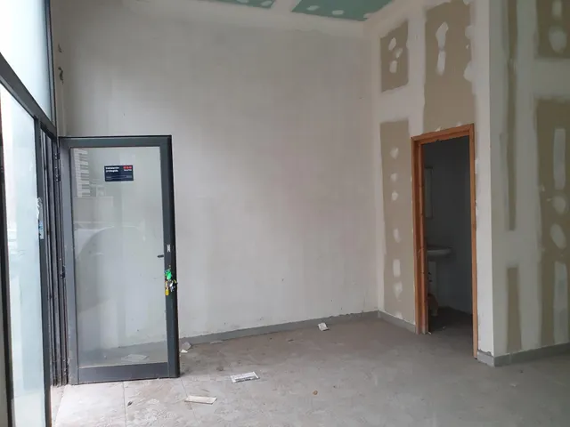 LOCAL COMERCIAL EN VENDA A IGUALADA - BARRI DE LES FLORS — 5