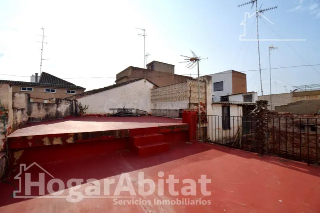ESPACIOSA CASA CON MUCHAS POSIBILIDADES CERCA DEL METRO - foto 5