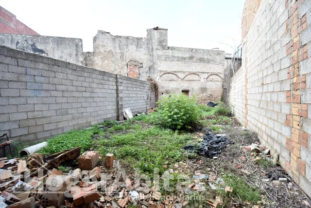 Gran patio privado y proyecto para diseñar tu casa unifamiliar en el centro urbano — 11