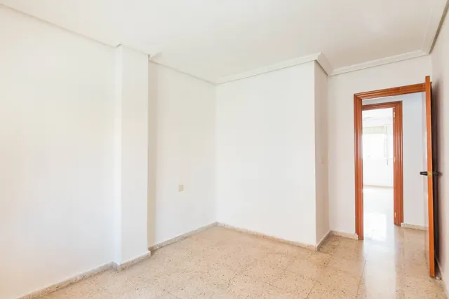 CENTRO PUENTE TOCINOS PISO 3 DORMITORIOS,  GARAJE Y BALCON — 24