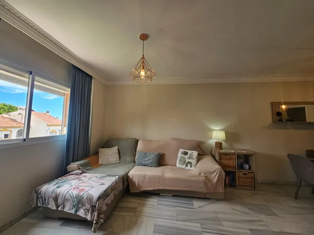Piso familiar con Garaje, Trastero y Piscina en El Pinillo, a 800 Metros del Mediterráneo — 12