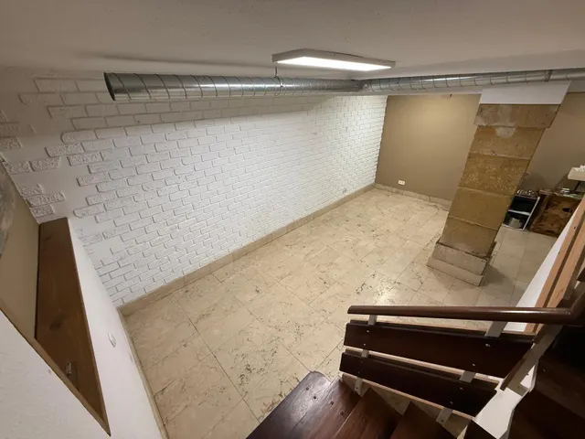 SE VENDE LOCAL CON INQUILINOS EN EL CENTRO — 20