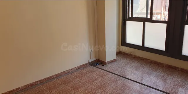 SE ALQUILA LOCAL COMERCIAL EN EL CENTRO DE LA VALL D'UIXO - foto 4
