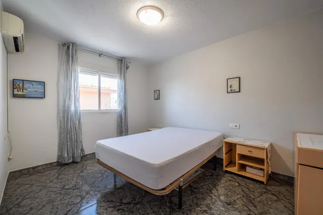 CASA HACIENDO ESQUINA EN ATARFE — 26