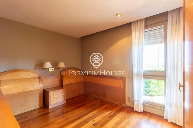 Casa en venta en Montornès del Vallès — 33