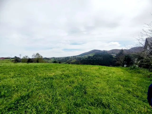 Gran terreno edificable en Setienes, Valdés - foto 3