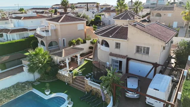 Villa 4 habitaciones 219m² en venta - Doña Pepa — 40