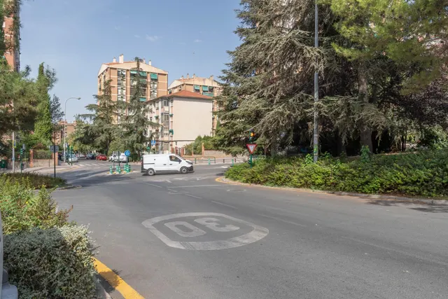 Piso de 5 dormitorios ideal para INVERSORES junto a edificio Junta Andalucía de Almanjáyar — 47