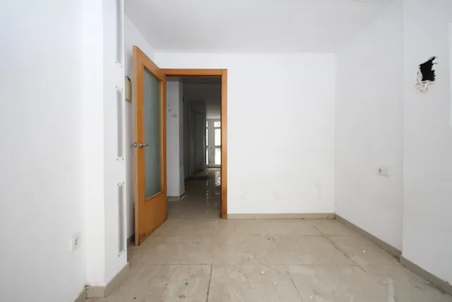 Bajo en esquina para convertir en vivienda o negocio en Alaquàs. con informe de arquitecto — 23