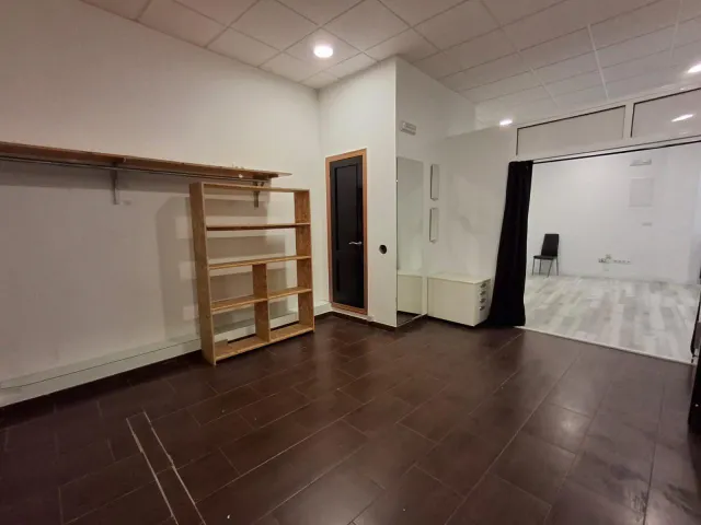 Local comercial ideal en la Galería Cambre  | Espacio versátil y céntrico para tu negocio — 15