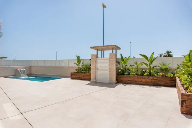 Descubre la Elegancia de esta Villa en Vera, Almería - foto 2