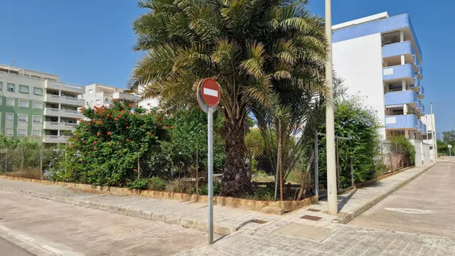 SOLAR URBANO JUNTO AL MEDITERRÁNEO – ¡OPORTUNIDAD ÚNICA! — 2