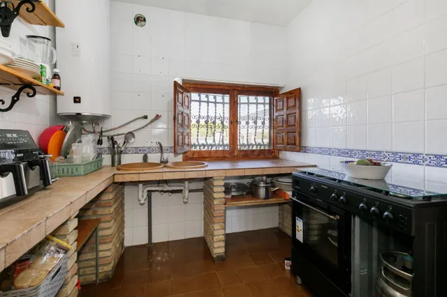 Cortijo grande más finca de 27000 metros — 4