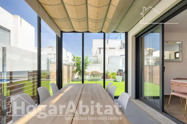 ¡EXTRAORDINARIO CHALET! AMPLIO Y SEMINUEVO CON PISCINA PRIVADA Y TRES TERRAZAS — 22
