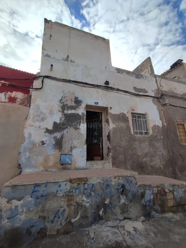 CASA A REFORMAR EN ZONA DEL MOLINO EN AGUILAS - foto 2