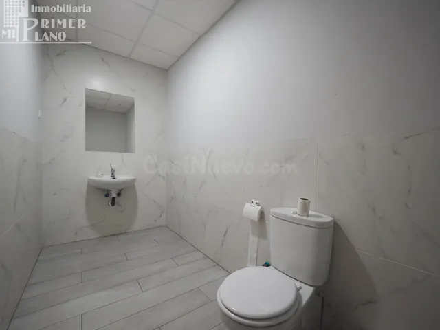 Se vende local comercial en el paseo Ramon Ugena - foto 4