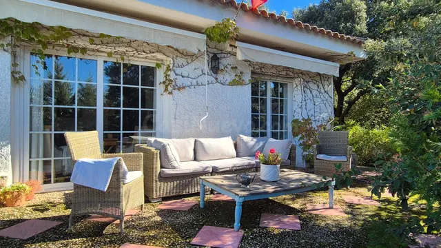 Precioso chalet con espectacular piscina y jardín autóctono — 5