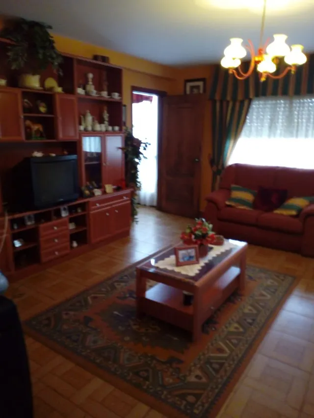 Chalet con jardín y piscina en Leiro — 8