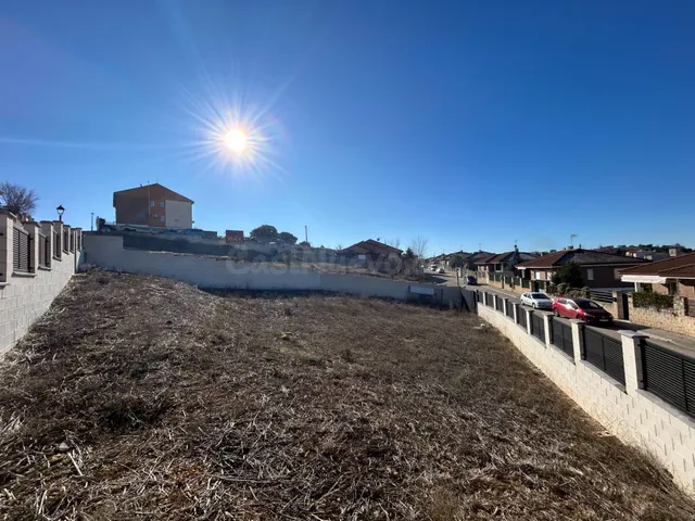 Exclusivo terreno en Yebes, vallado y en esquina, ideal para - foto 5