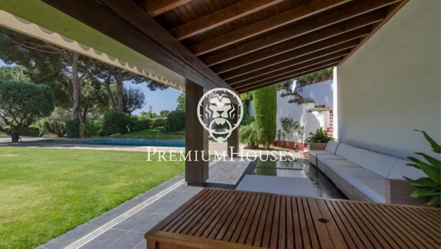 Casa en venta con piscina en Sant Andreu de Llavaneres — 7