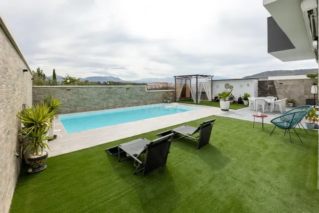 Impresionante Chalet con Piscina y Vistas Espectaculares ‍♂️ — 3