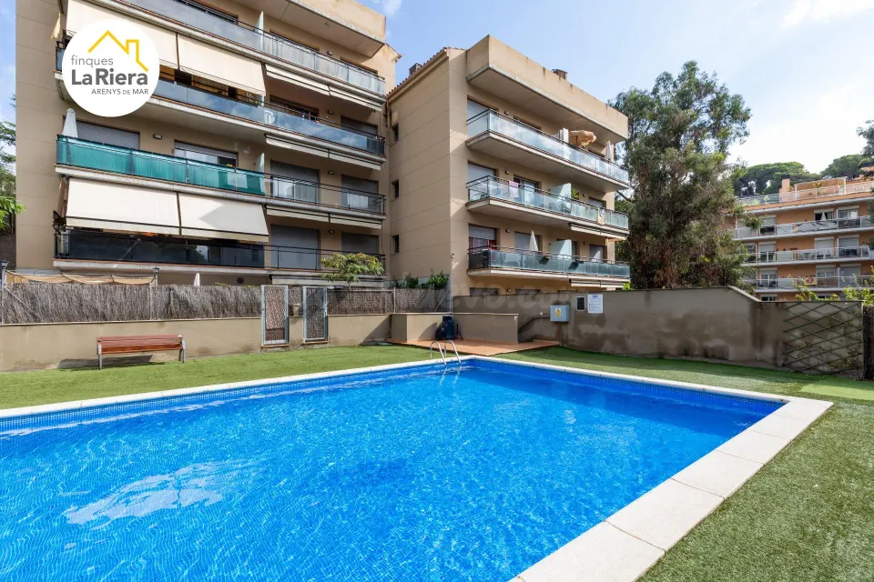 PISO PARA ENTRAR A VIVIR CON ZONA COMUNITARIA CON PISCINA !!