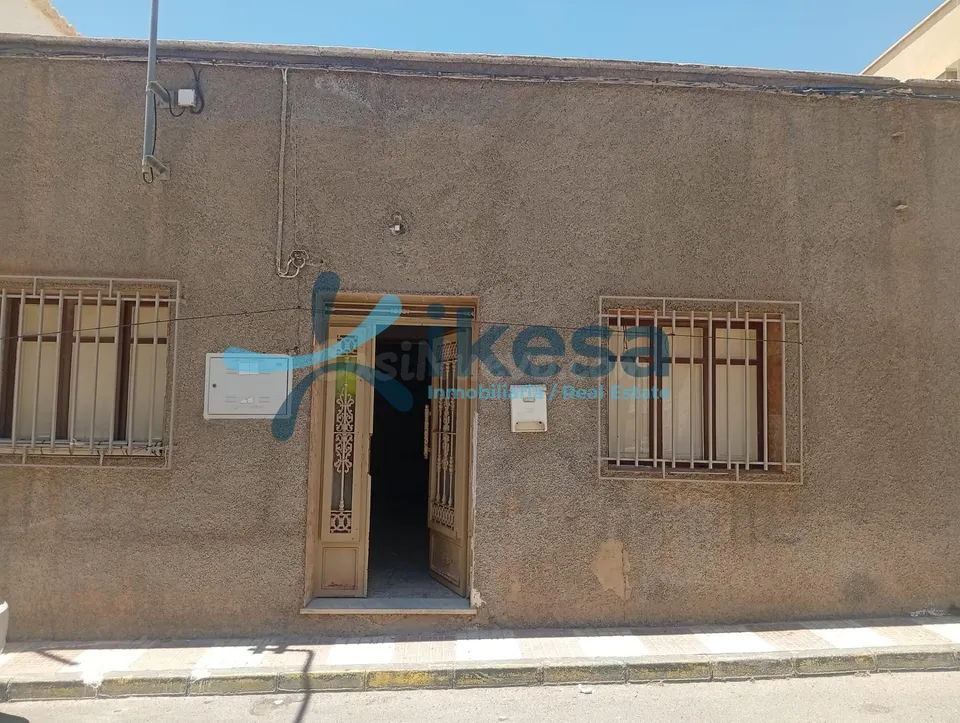 Se vende Casa en la localidad de Adra