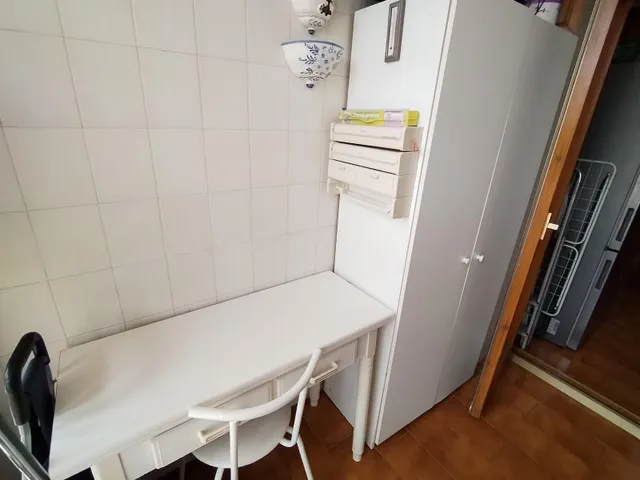 Apartamento de esquina con 2 dormitorios y terraza acristlada en 1 Linea playa Levante. — 22