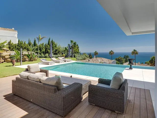 Chalet 4 habitaciones 560m² en venta - Costa del Sol - foto 4