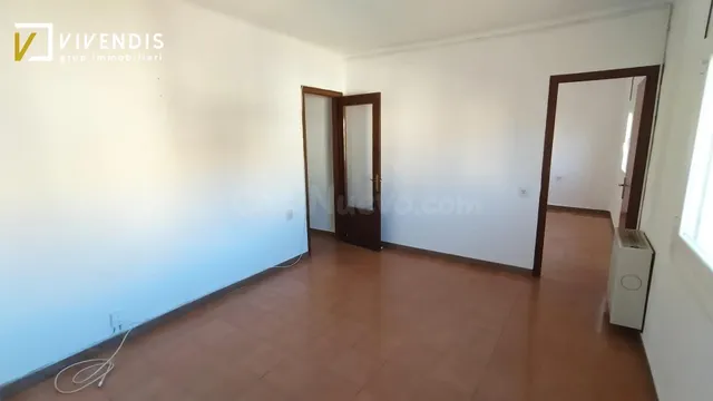 EDIFICIO EN VENTA - LINYOLA - foto 3