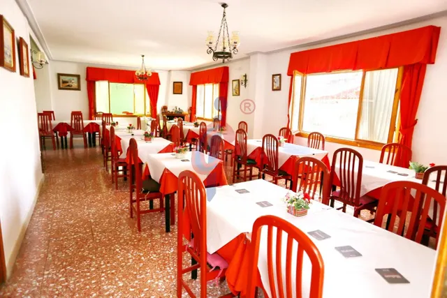 Oportunidad Única de Inversión: Restaurante Totalmente Opera - foto 3