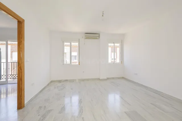 PISO CON GARAJE Y TRASTERO