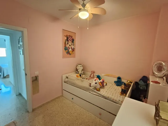 ¡Ideal para familias! Piso de 3 dormitorios con terraza, piscina y jardines en Torremolinos — 6