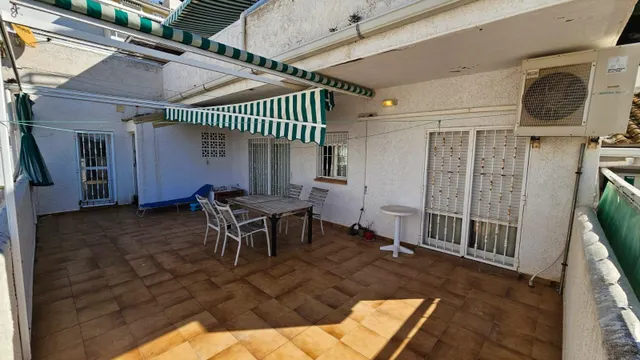 Apartamento de tres dormitorios en Montbenidorm — 8