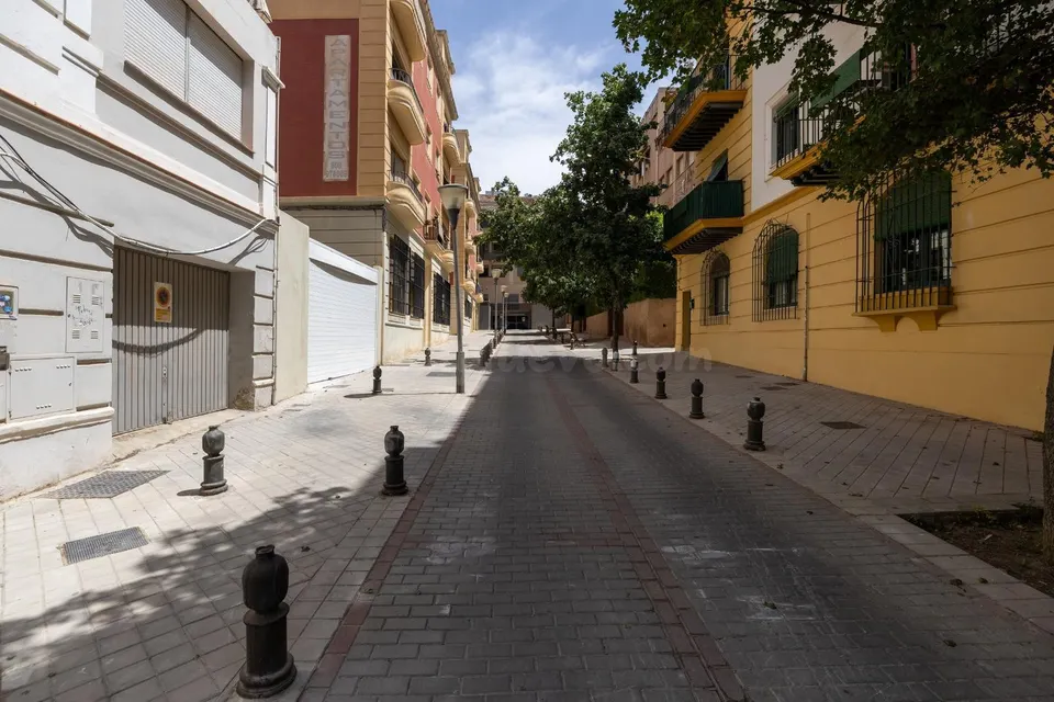 Vivienda exclusiva de planta completa con cochera y espectacular terraza panorámica