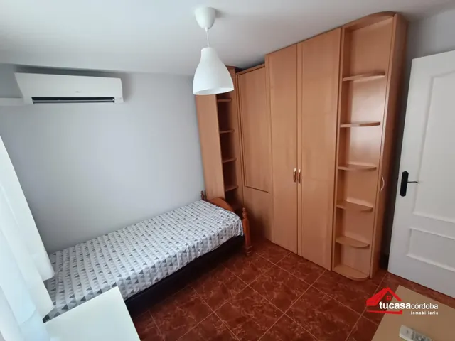 AMPLIO PISO DE 3 DORMITORIOS CON ASCENSOR EN LA FUENSANTA — 9